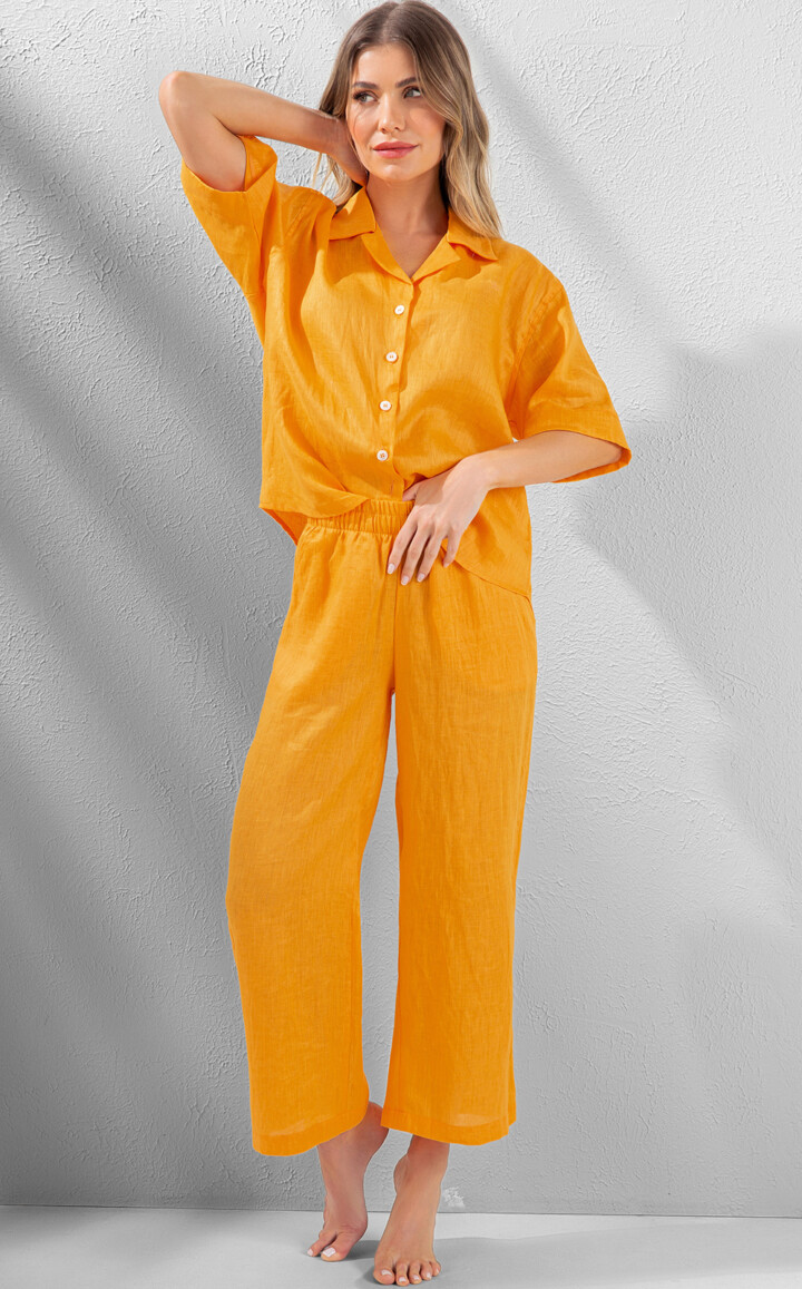 Pijama Americano Manga Curta com Capri Puro Linho Mango