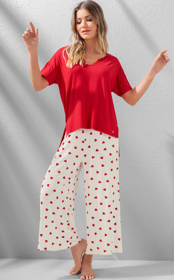 Pijama Blusa Manga Curta com Capri Adelina