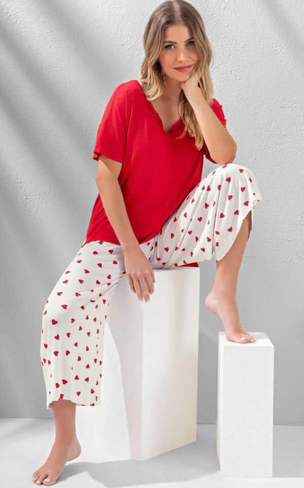Pijama Blusa Manga Curta com Capri Adelina