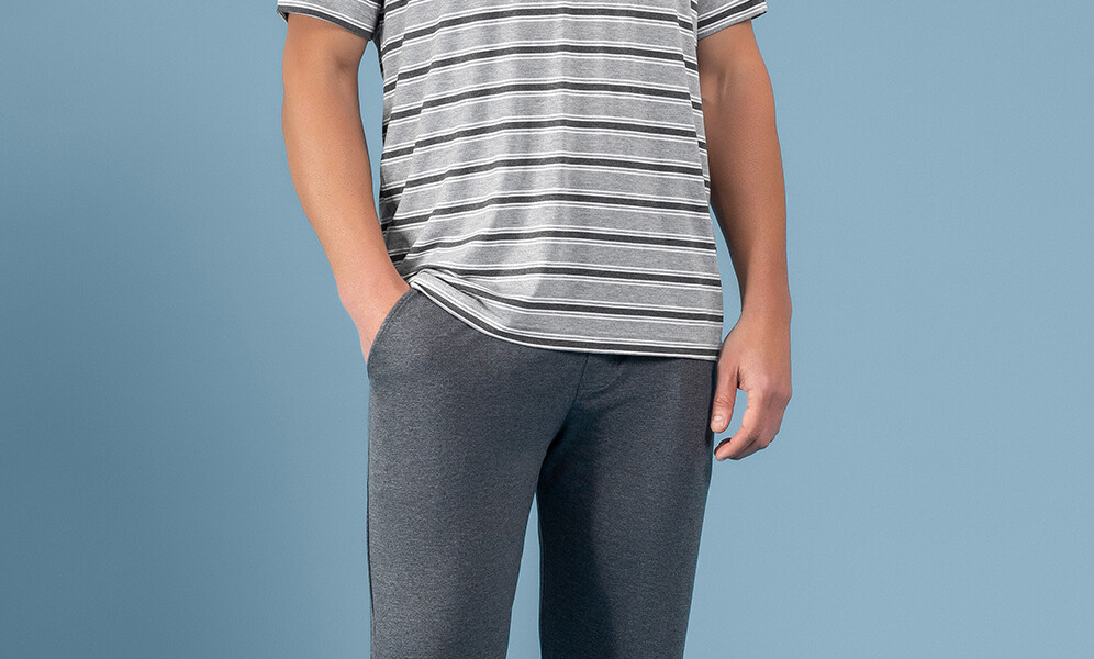 Pijama Camiseta Manga Curta com Calça Jogger