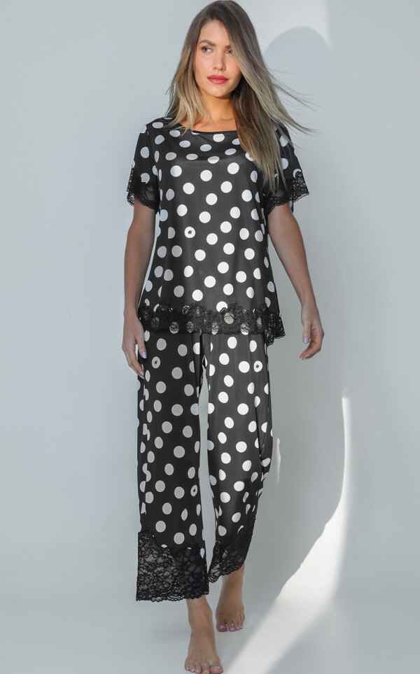 Premium – Pijama Blusa Manga Curta com Capri Idara