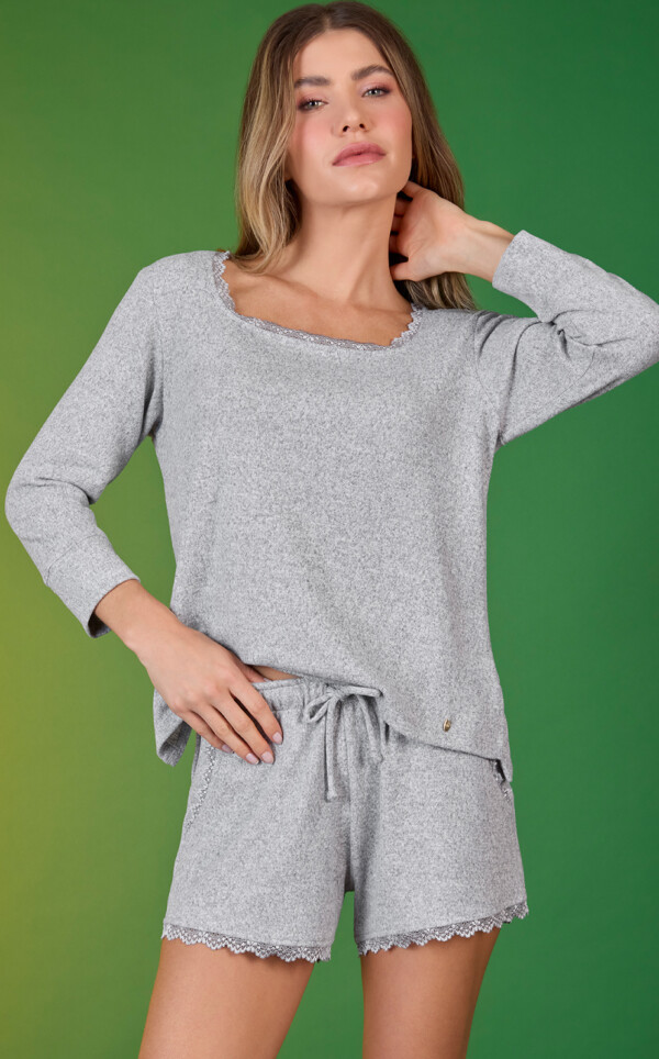 Pijama Blusa Manga Longa com Shorts Natalka