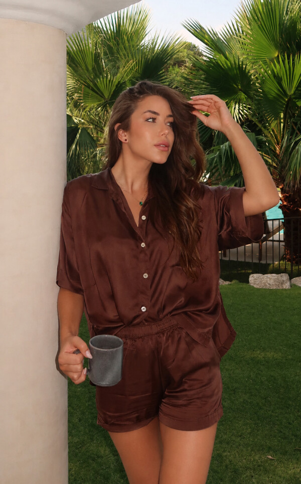 Pijama Americano Manga Ampla com Shorts Pura Seda Brown Vincenza