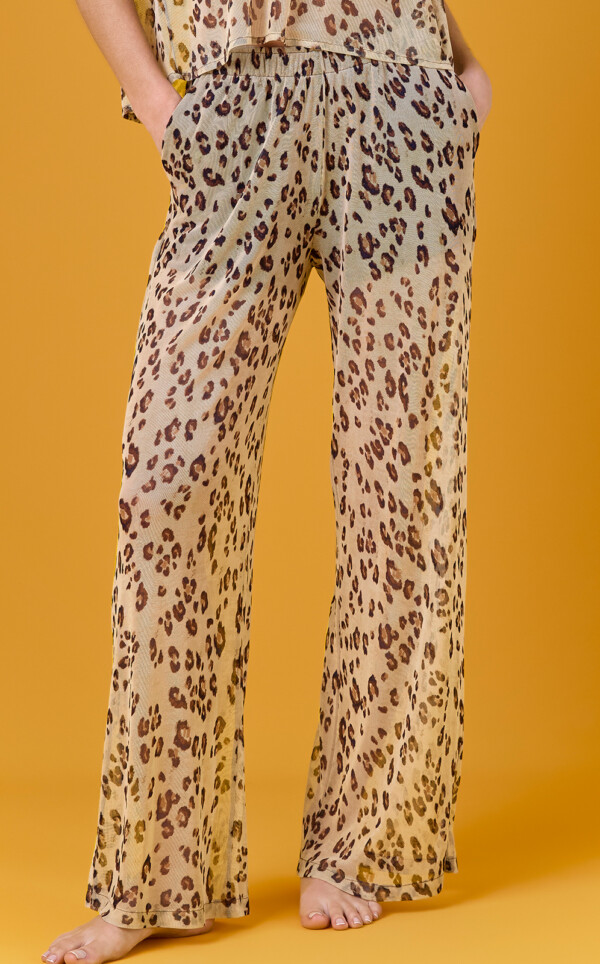 Pijama Blusa Manga Curta com Top e Shorts Maire