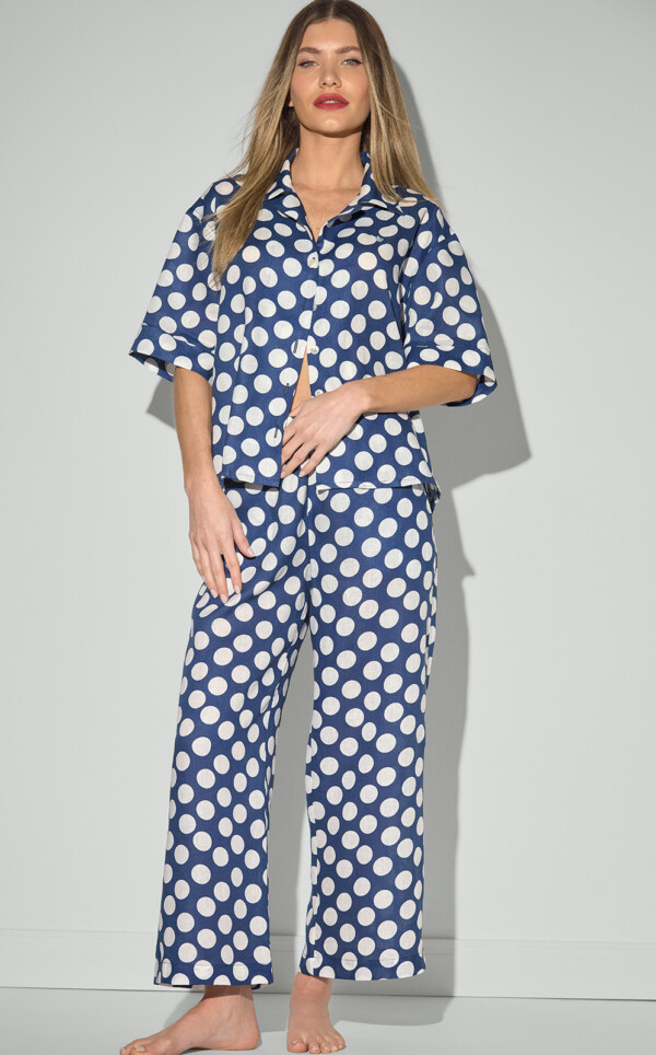 Pijama Americano Manga Curta com Capri Puro Linho Iryna