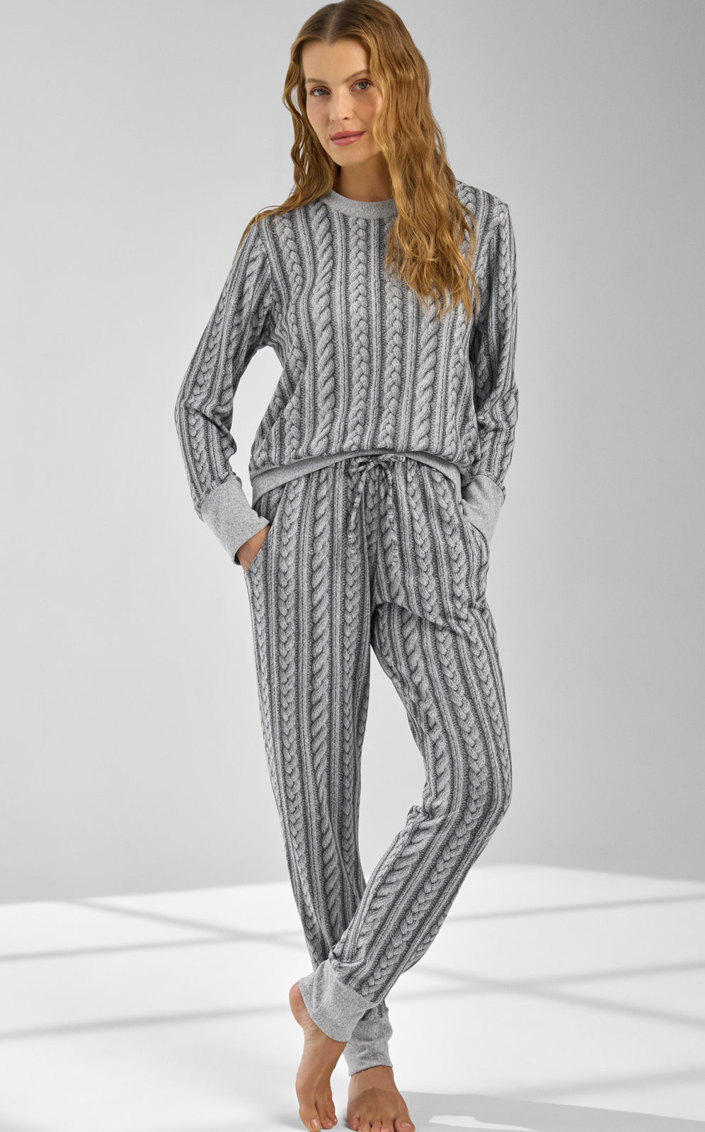 Pijama Blusa Manga Longa com Calça Jogger Maite